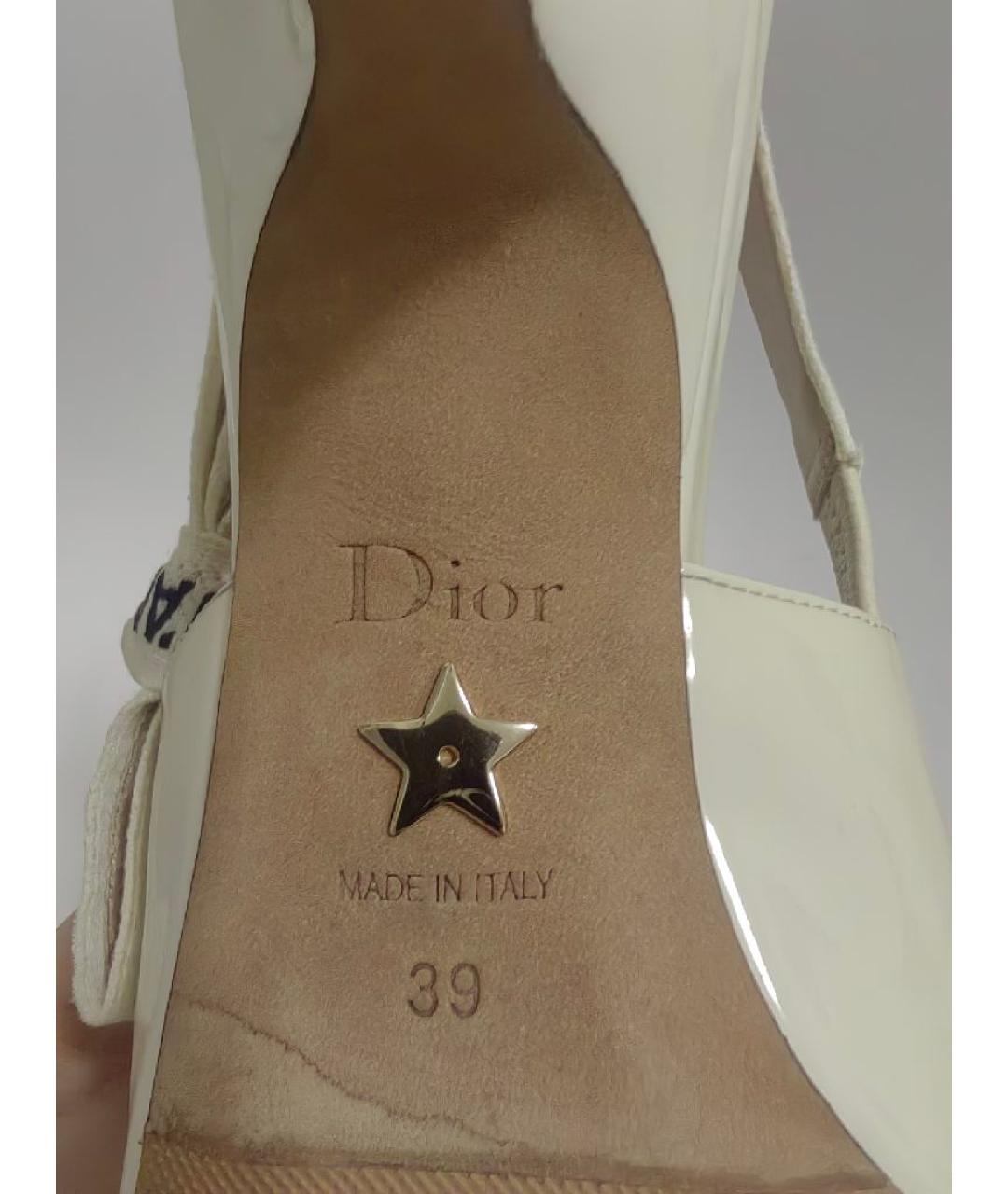 CHRISTIAN DIOR Белые туфли из лакированной кожи, фото 5