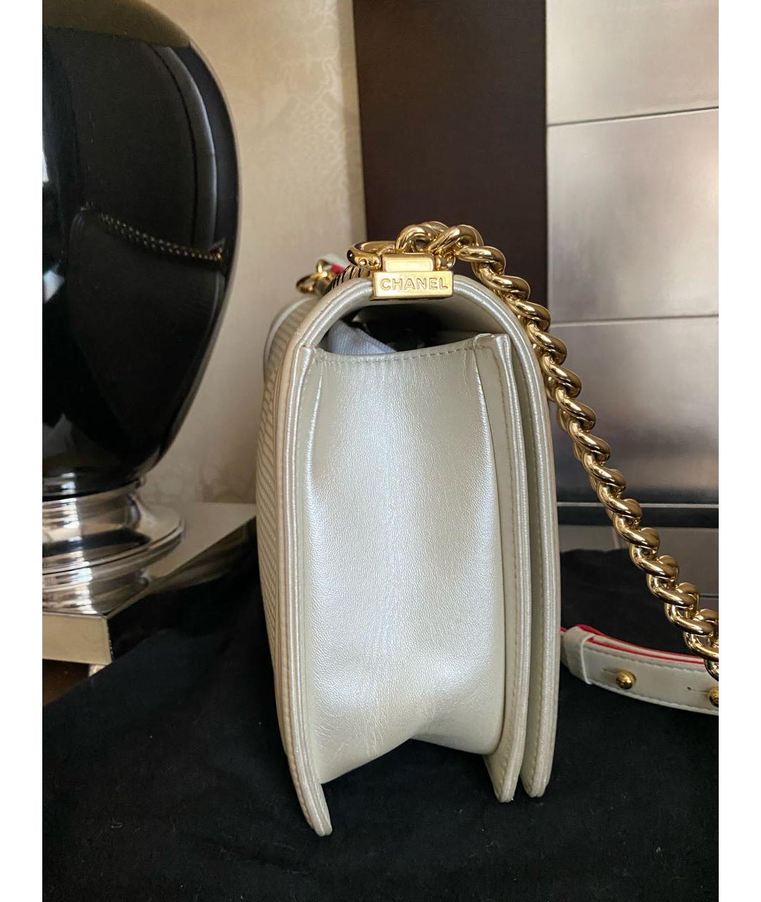 CHANEL Золотая кожаная сумка через плечо, фото 4