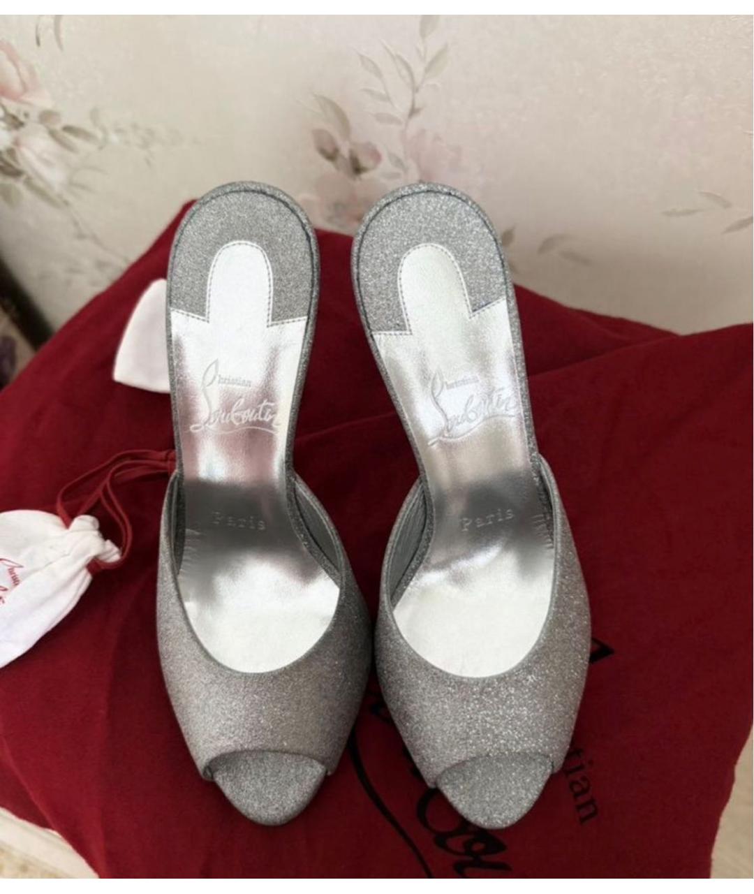 CHRISTIAN LOUBOUTIN Серебряные кожаные мюли, фото 2