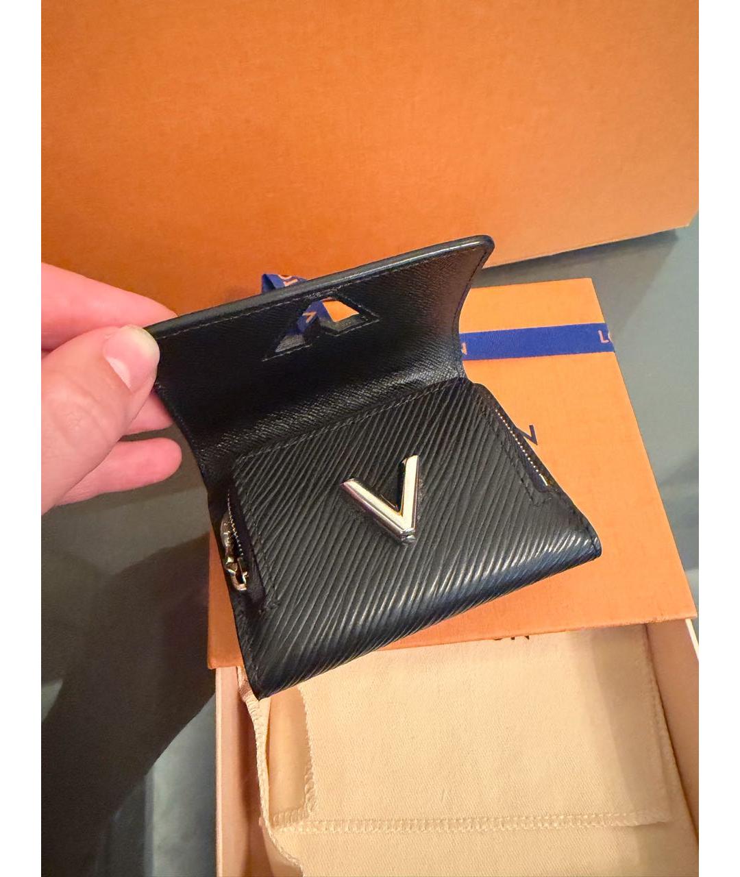 LOUIS VUITTON Черный кожаный кошелек, фото 4