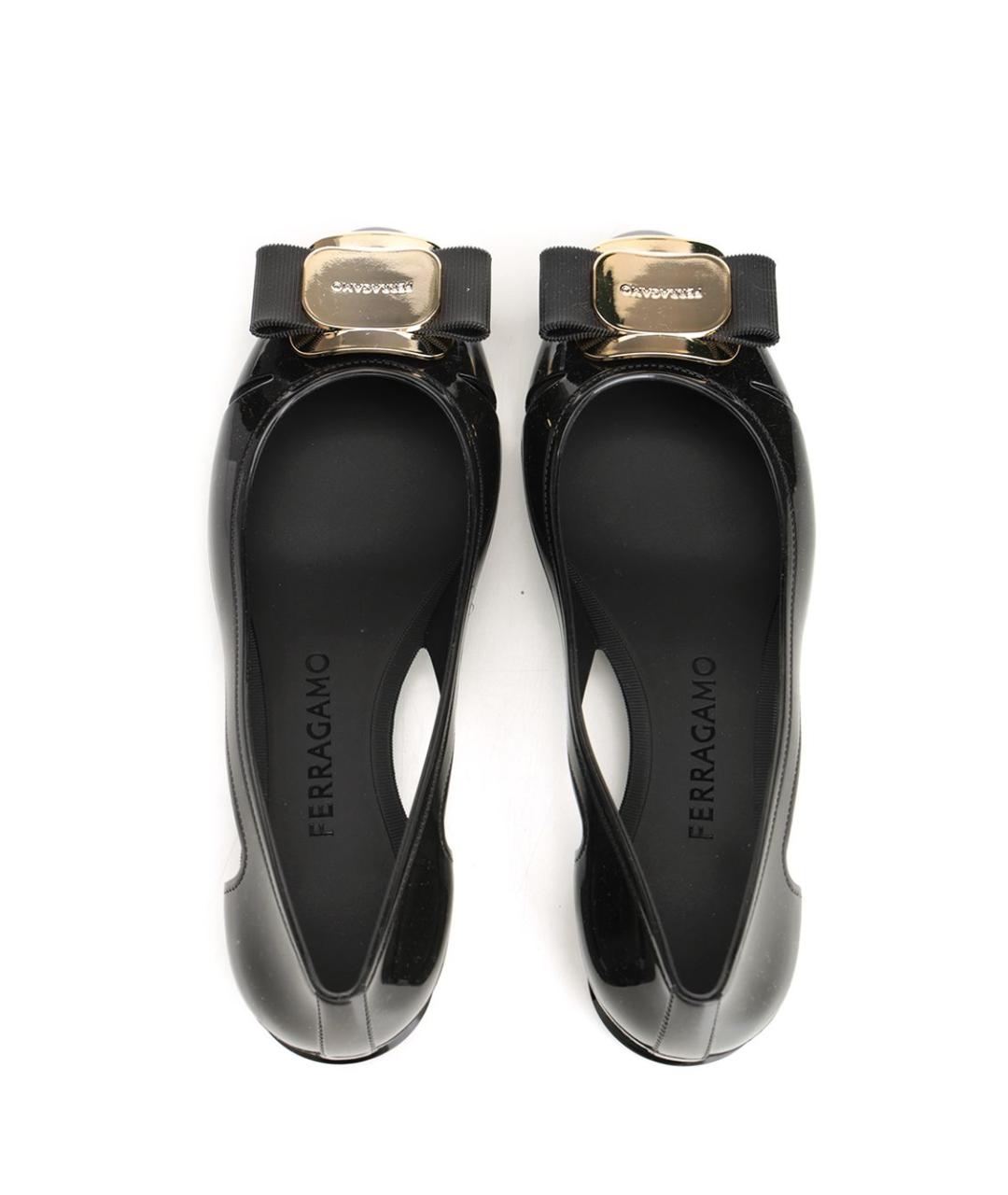 FERRAGAMO Черные резиновые балетки, фото 5