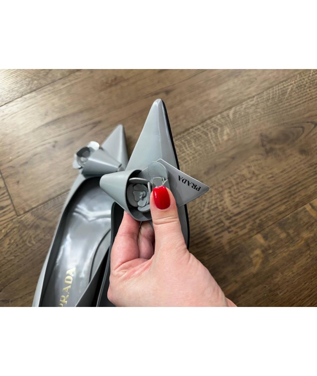 PRADA Серые кожаные лодочки на низком каблуке, фото 5