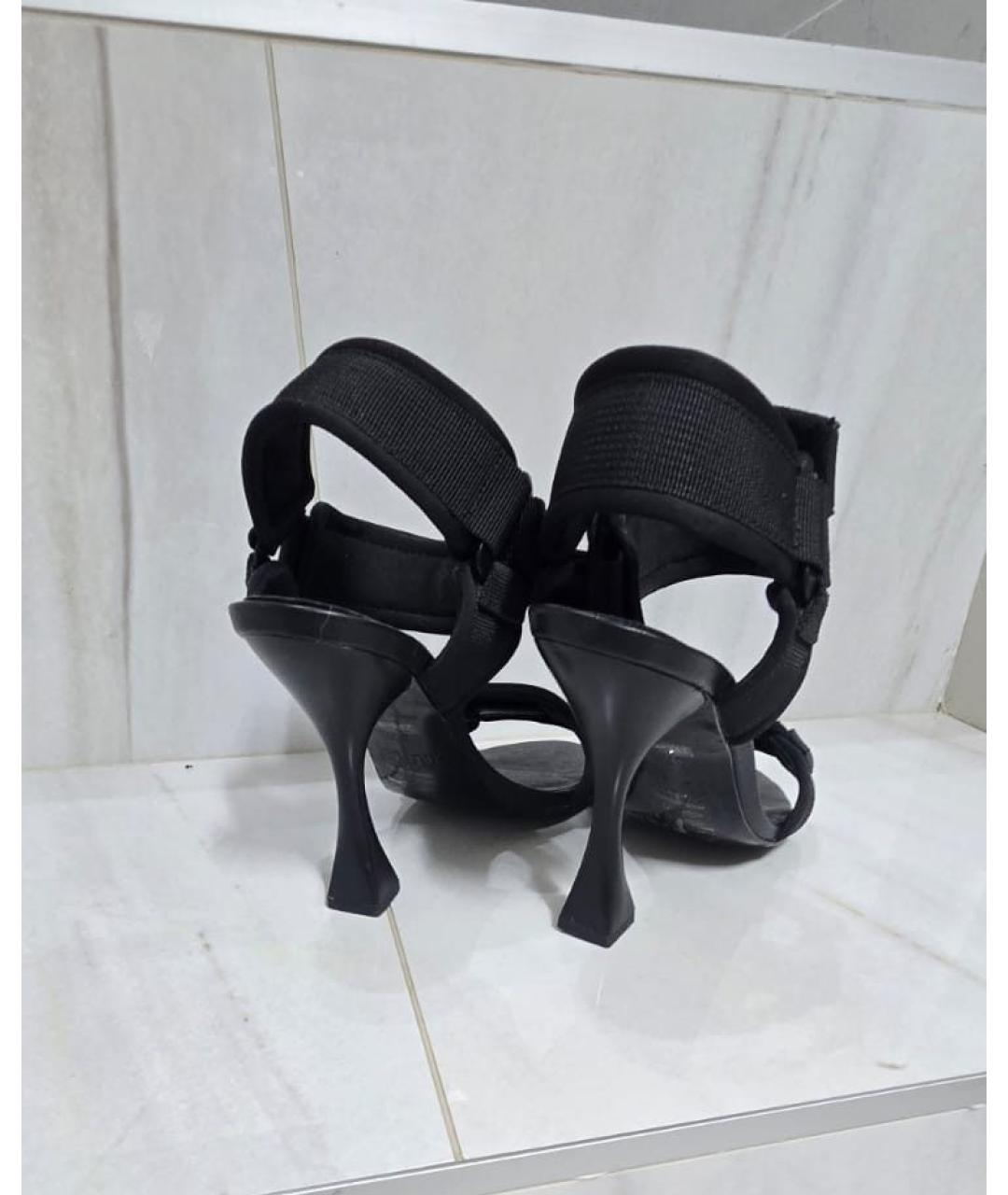 VERSACE JEANS COUTURE Черные текстильные босоножки, фото 4