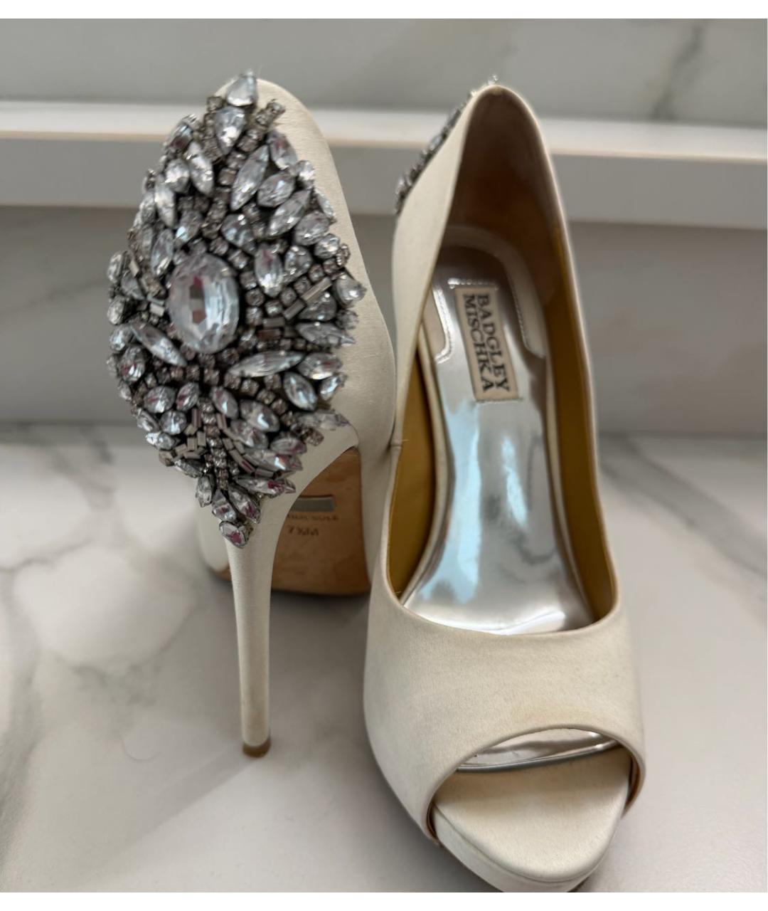 BADGLEY MISCHKA Белые текстильные босоножки, фото 4