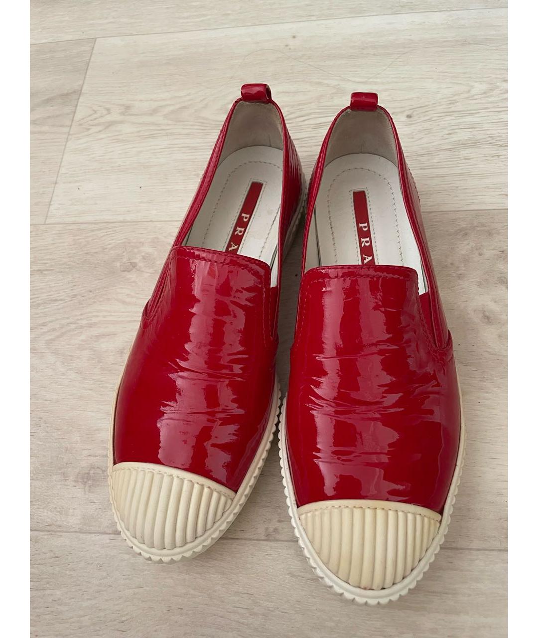 PRADA Красные слипоны из лакированной кожи, фото 2