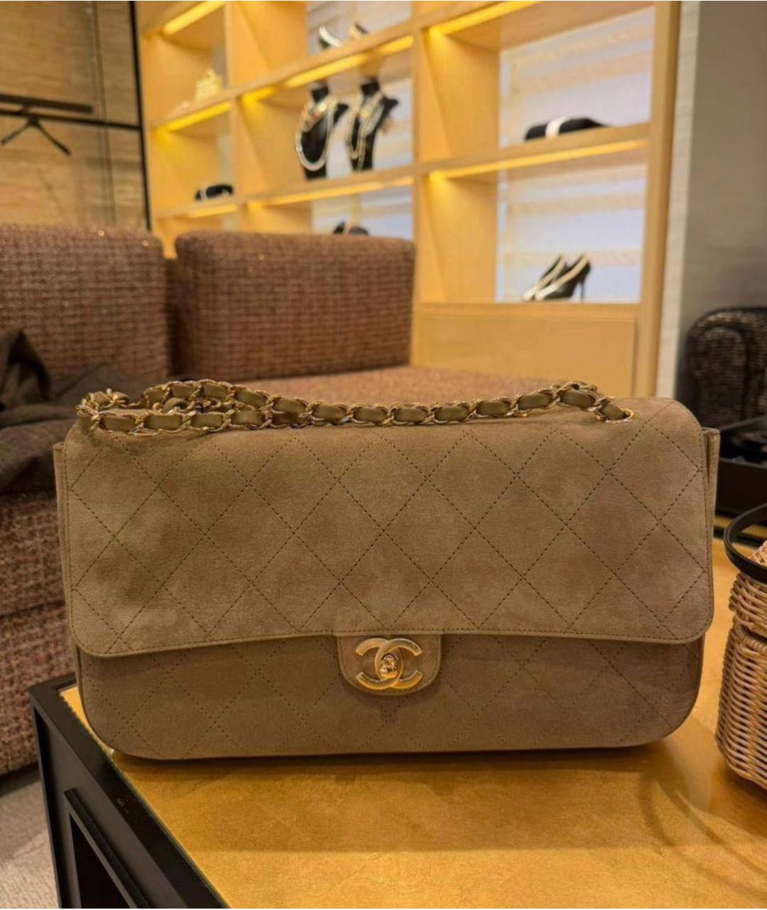 CHANEL Бежевая замшевая сумка через плечо, фото 3