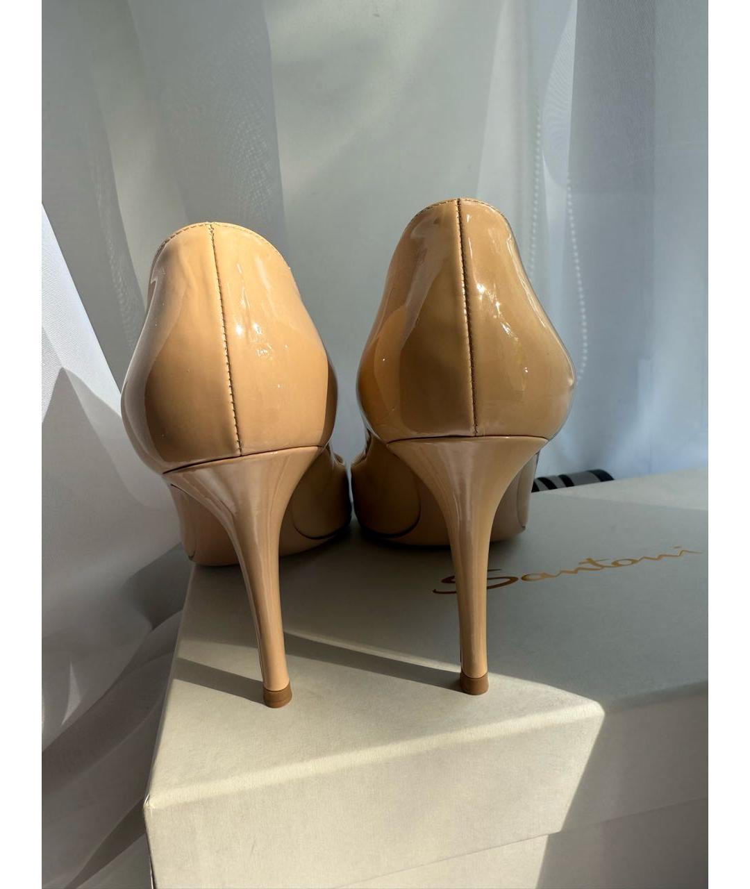 GIANVITO ROSSI Бежевые туфли из лакированной кожи, фото 4