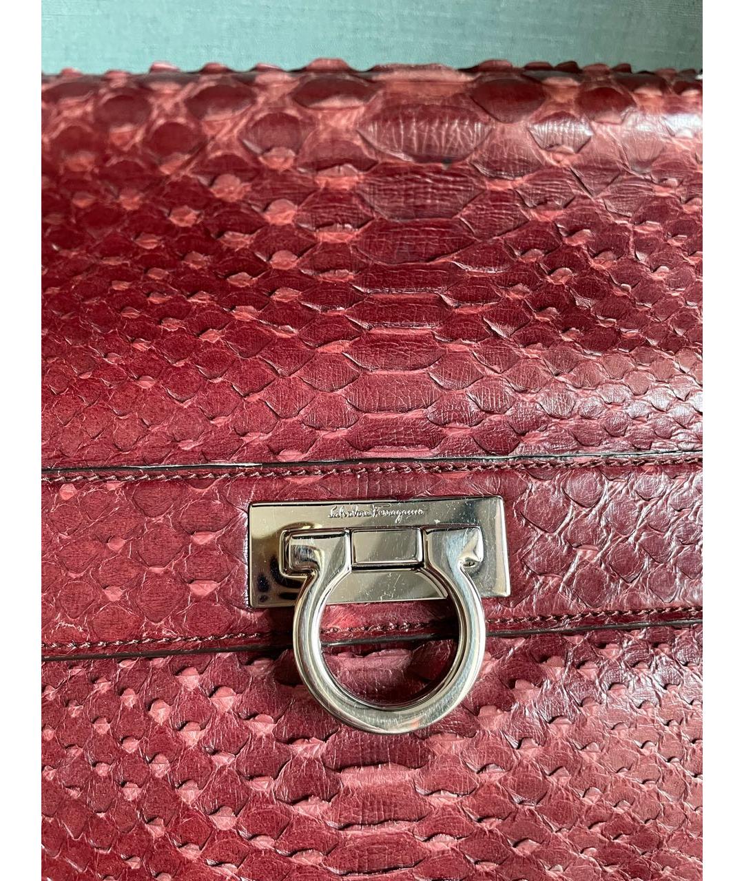 FERRAGAMO Бордовая кожаная сумка с короткими ручками, фото 7