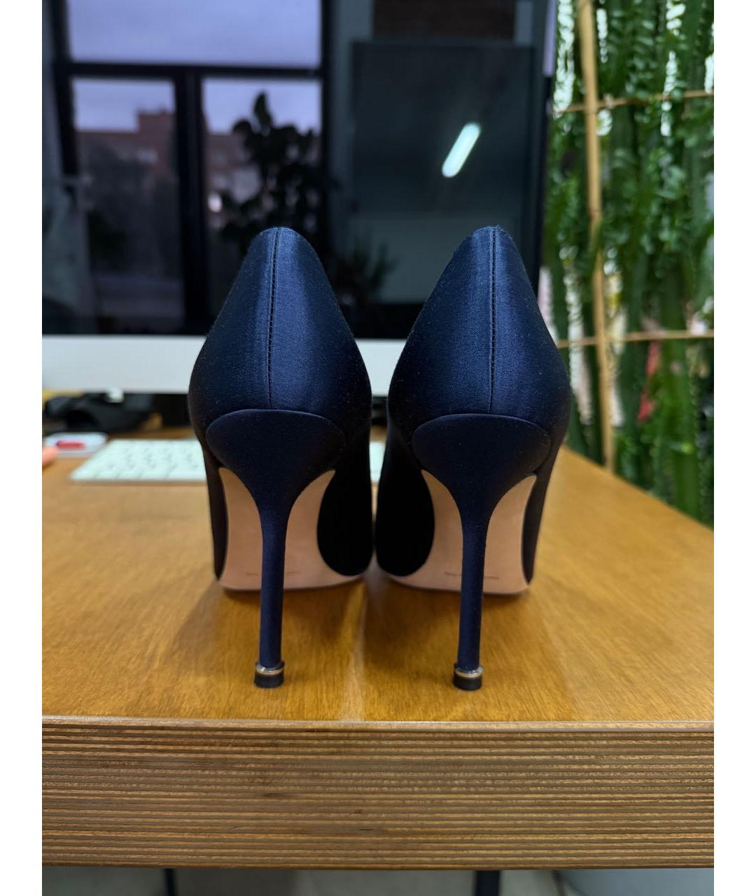 MANOLO BLAHNIK Темно-синие туфли, фото 6