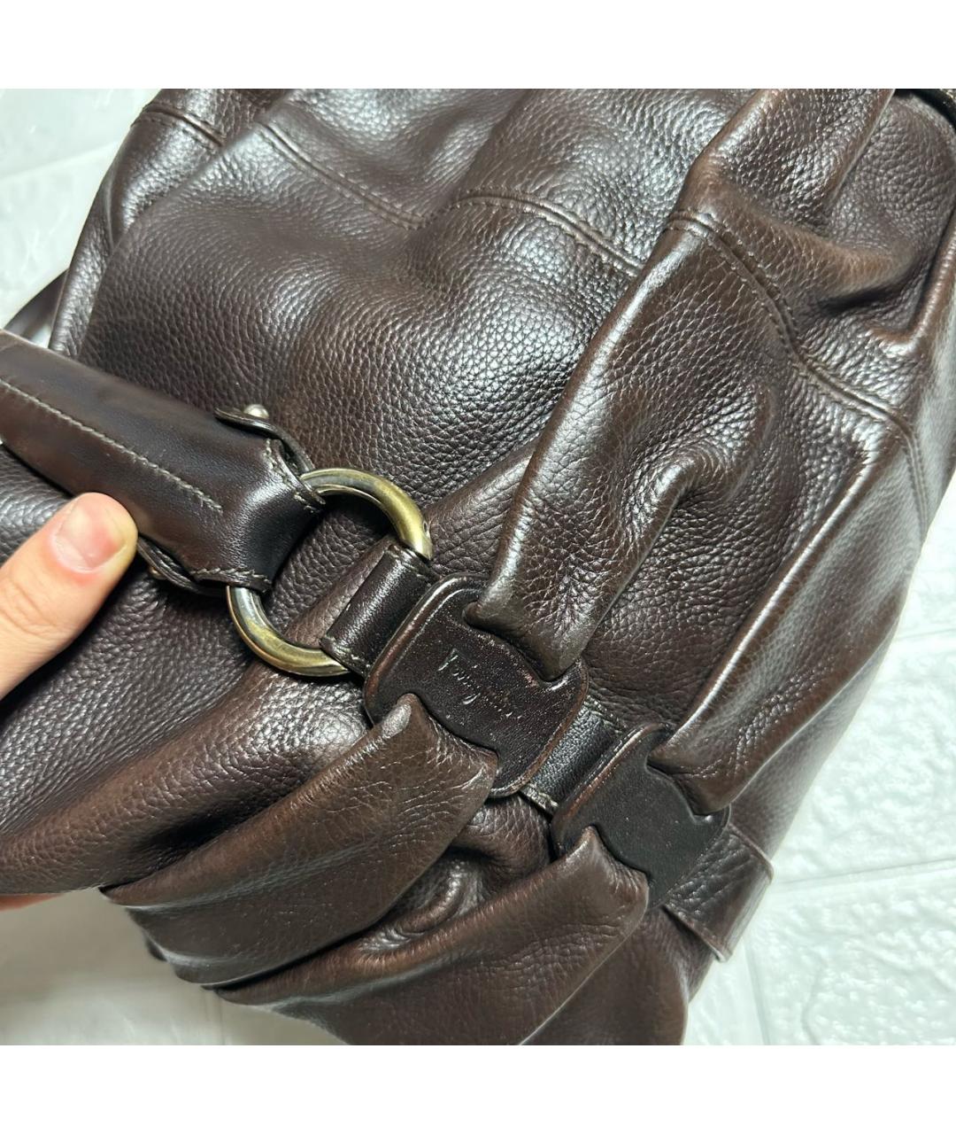 FERRAGAMO Коричневая кожаная сумка с короткими ручками, фото 3