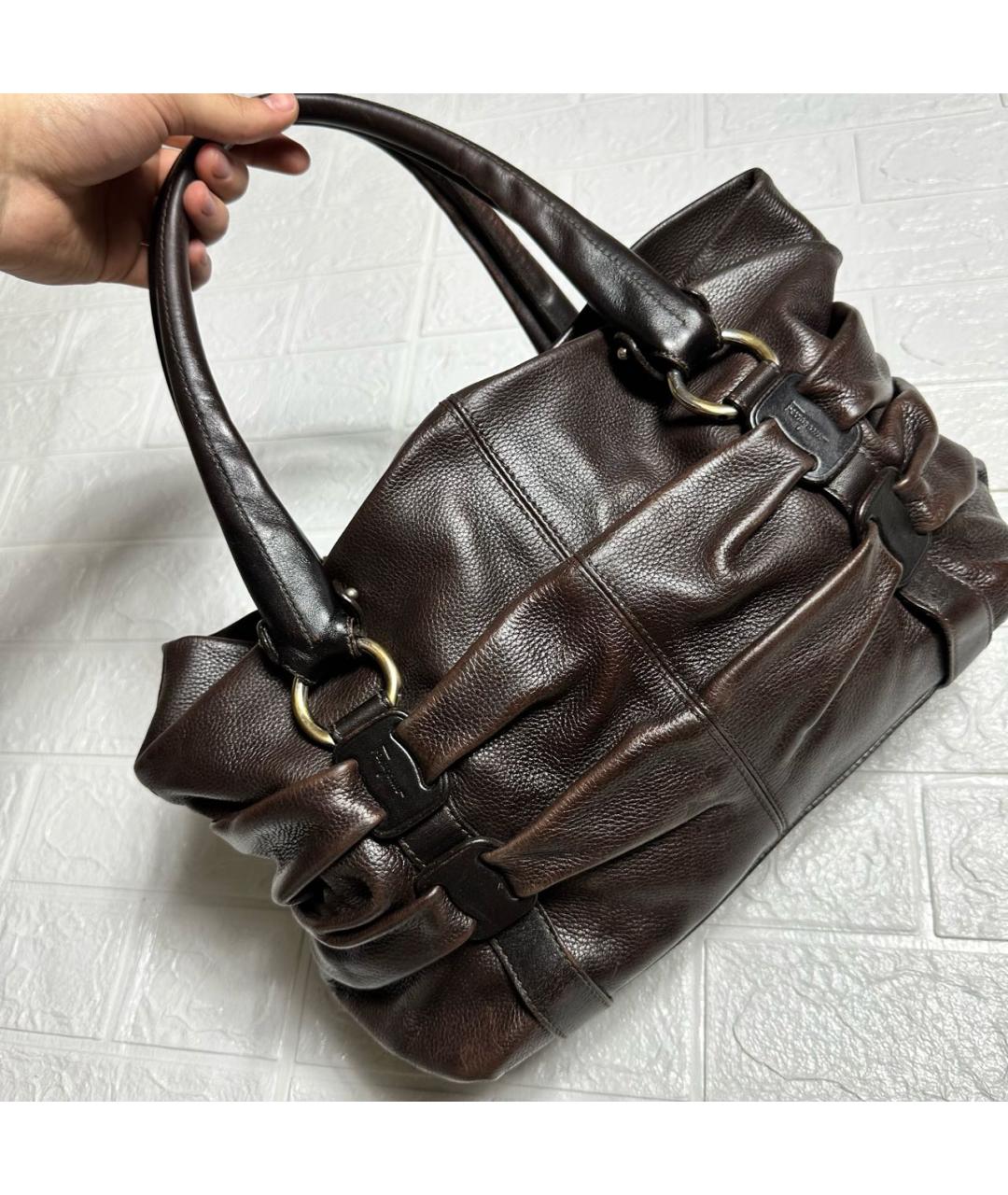 FERRAGAMO Коричневая кожаная сумка с короткими ручками, фото 2