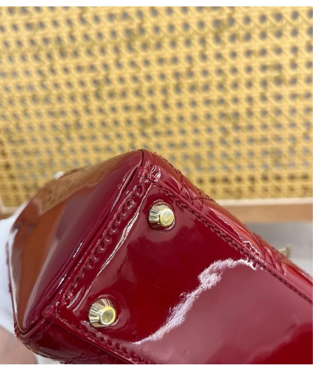 CHRISTIAN DIOR Бордовая сумка с короткими ручками из лакированной кожи, фото 4