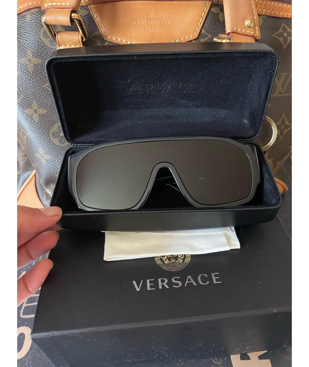 VERSACE Черные пластиковые солнцезащитные очки, фото 4