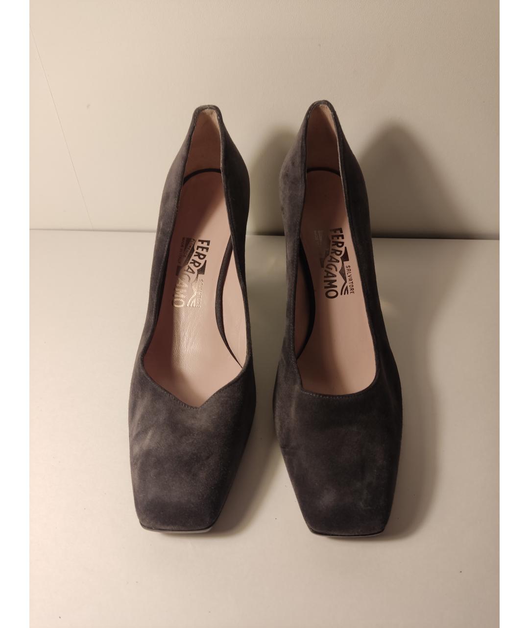 FERRAGAMO Серые замшевые туфли, фото 2