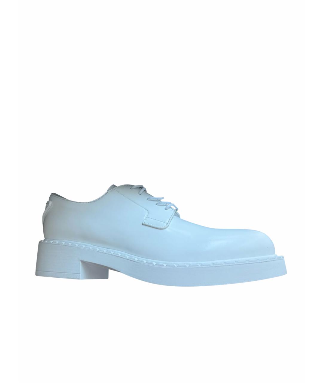 PRADA Белые кожаные лоферы, фото 1