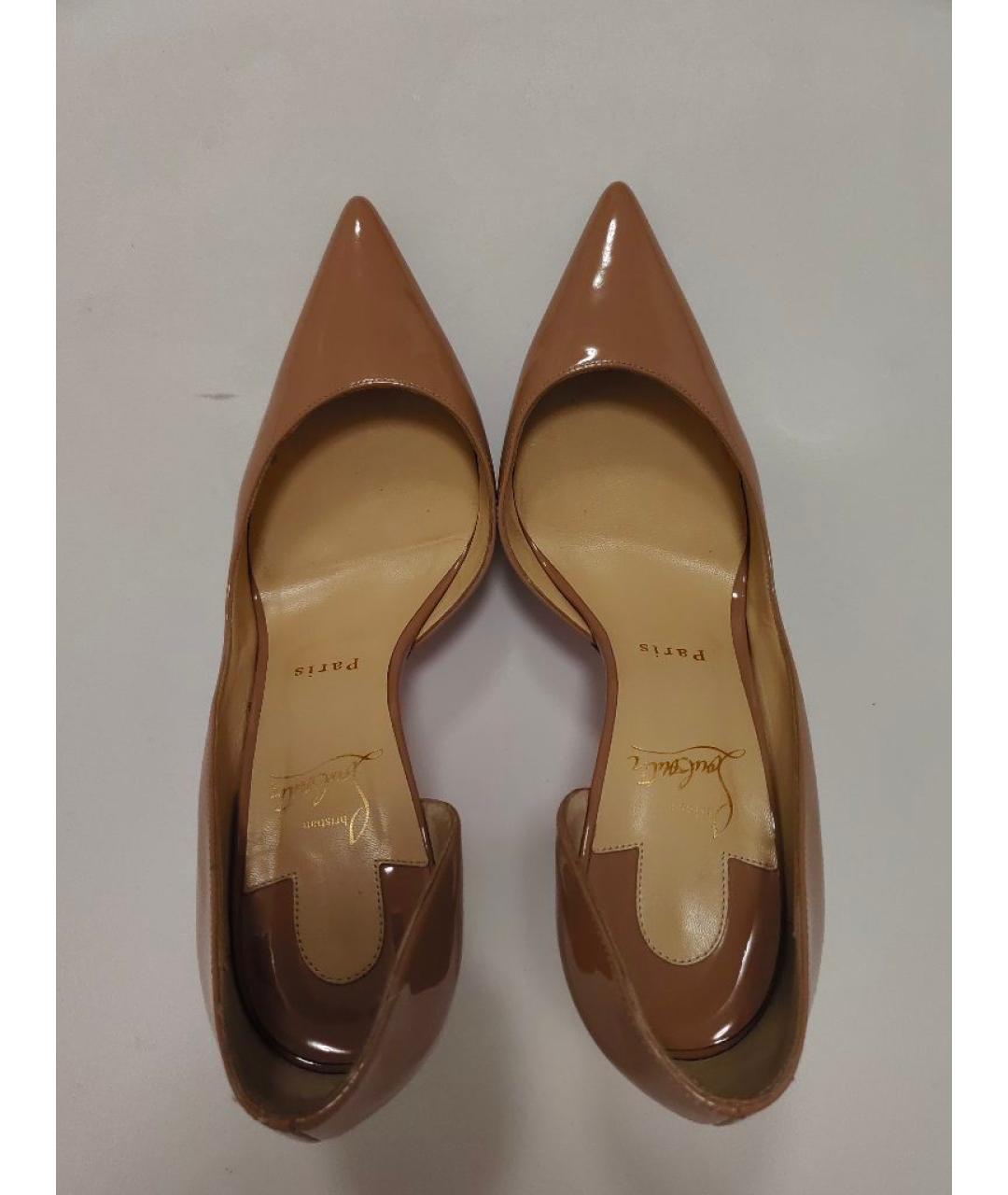 CHRISTIAN LOUBOUTIN Бежевые туфли из лакированной кожи, фото 3
