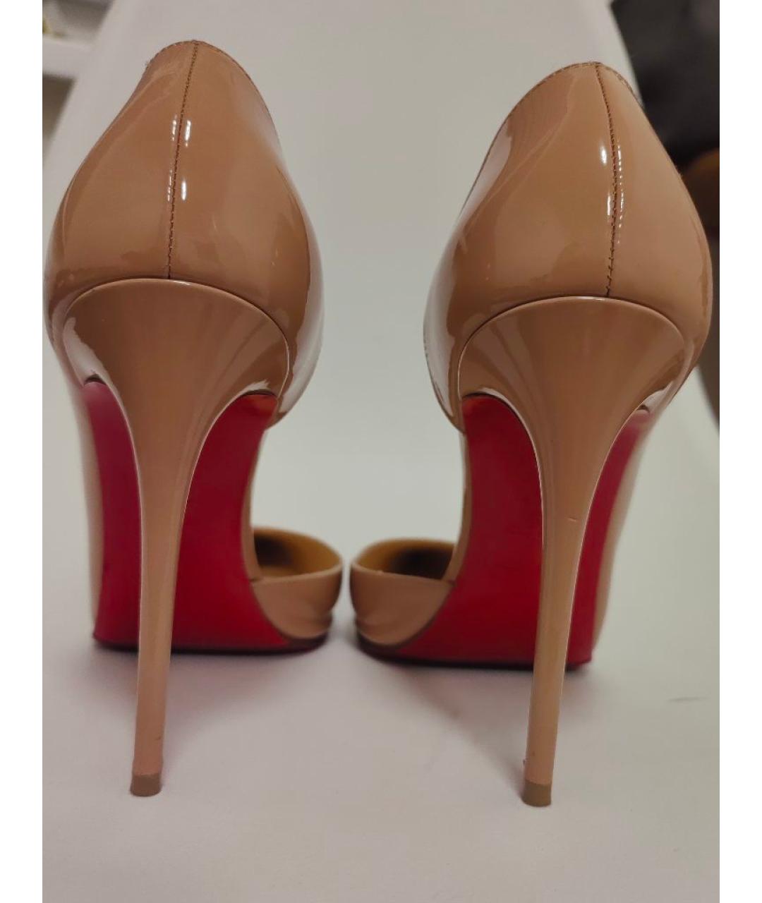 CHRISTIAN LOUBOUTIN Бежевые туфли из лакированной кожи, фото 4