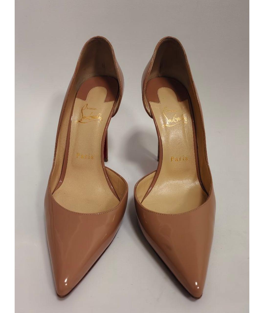 CHRISTIAN LOUBOUTIN Бежевые туфли из лакированной кожи, фото 2
