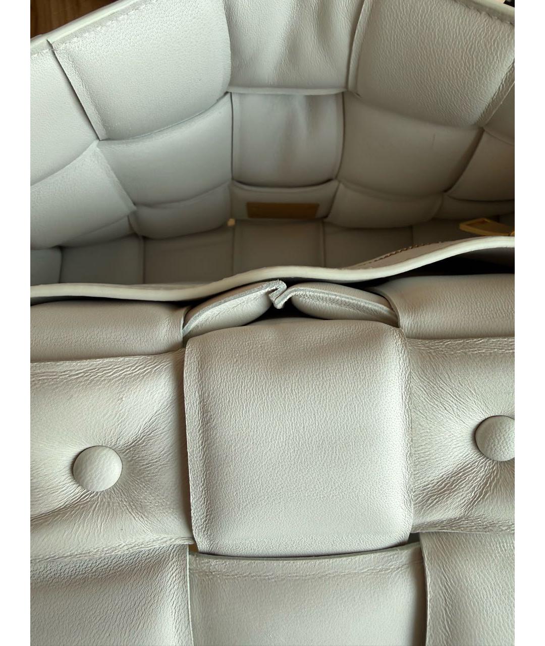 BOTTEGA VENETA Белая кожаная сумка с короткими ручками, фото 4