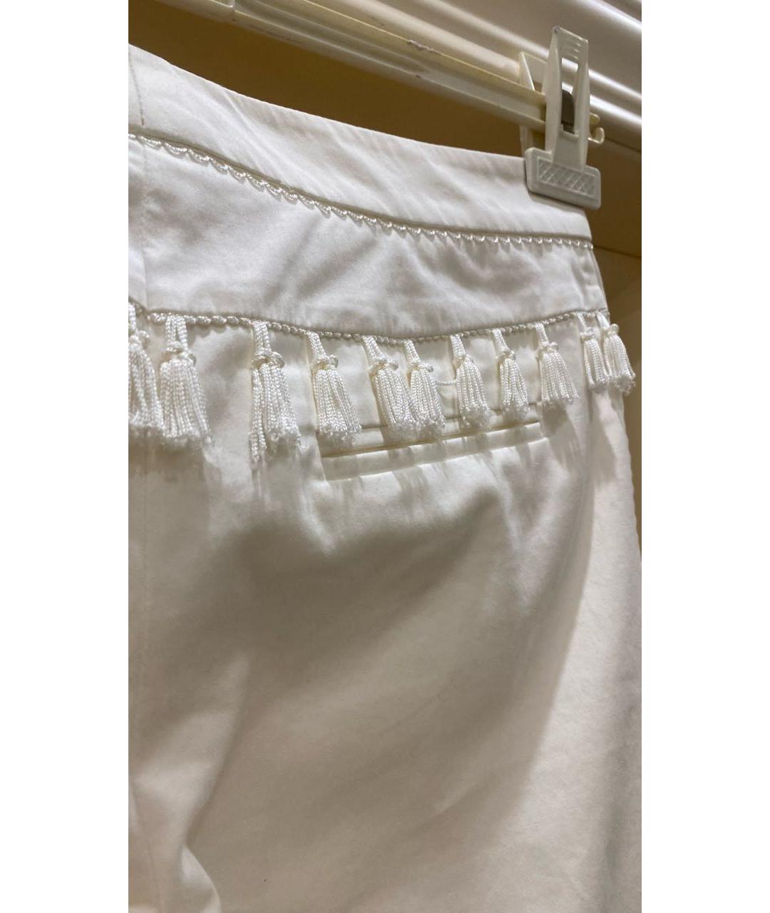 BLUMARINE Белые хлопко-эластановые джинсы клеш, фото 4