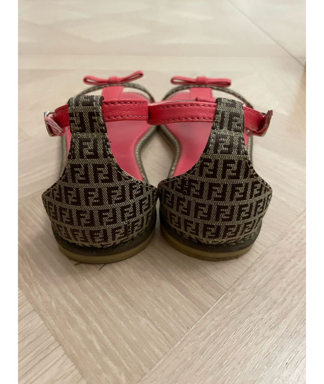 FENDI Розовые кожаные сандалии и шлепанцы, фото 4