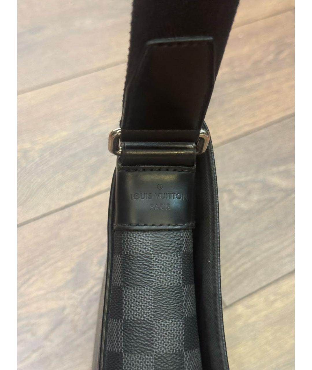 LOUIS VUITTON Черная кожаная барсетка, фото 5