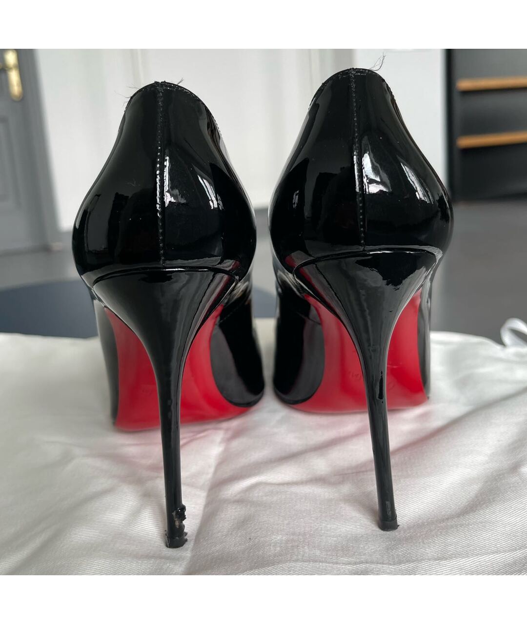 CHRISTIAN LOUBOUTIN Черные туфли из лакированной кожи, фото 4