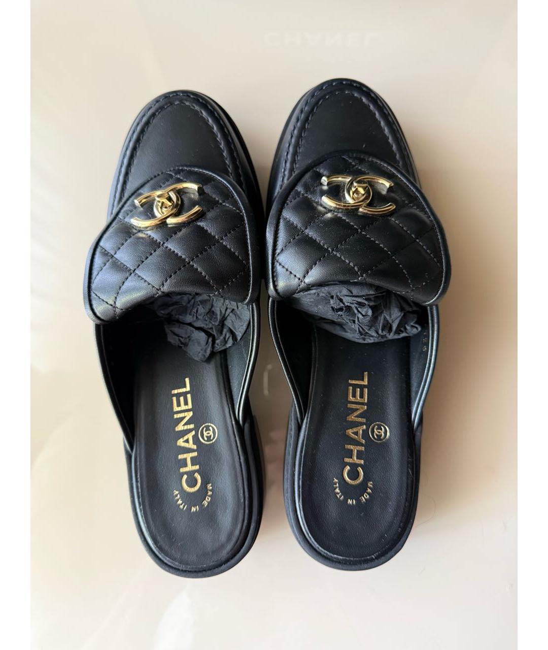CHANEL Черные кожаные мюли, фото 3