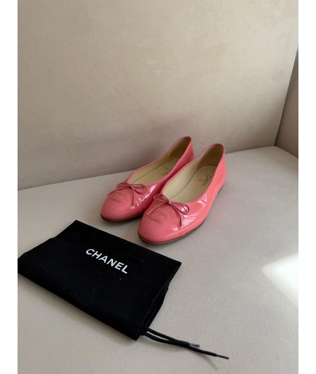 CHANEL Розовые балетки из лакированной кожи, фото 8