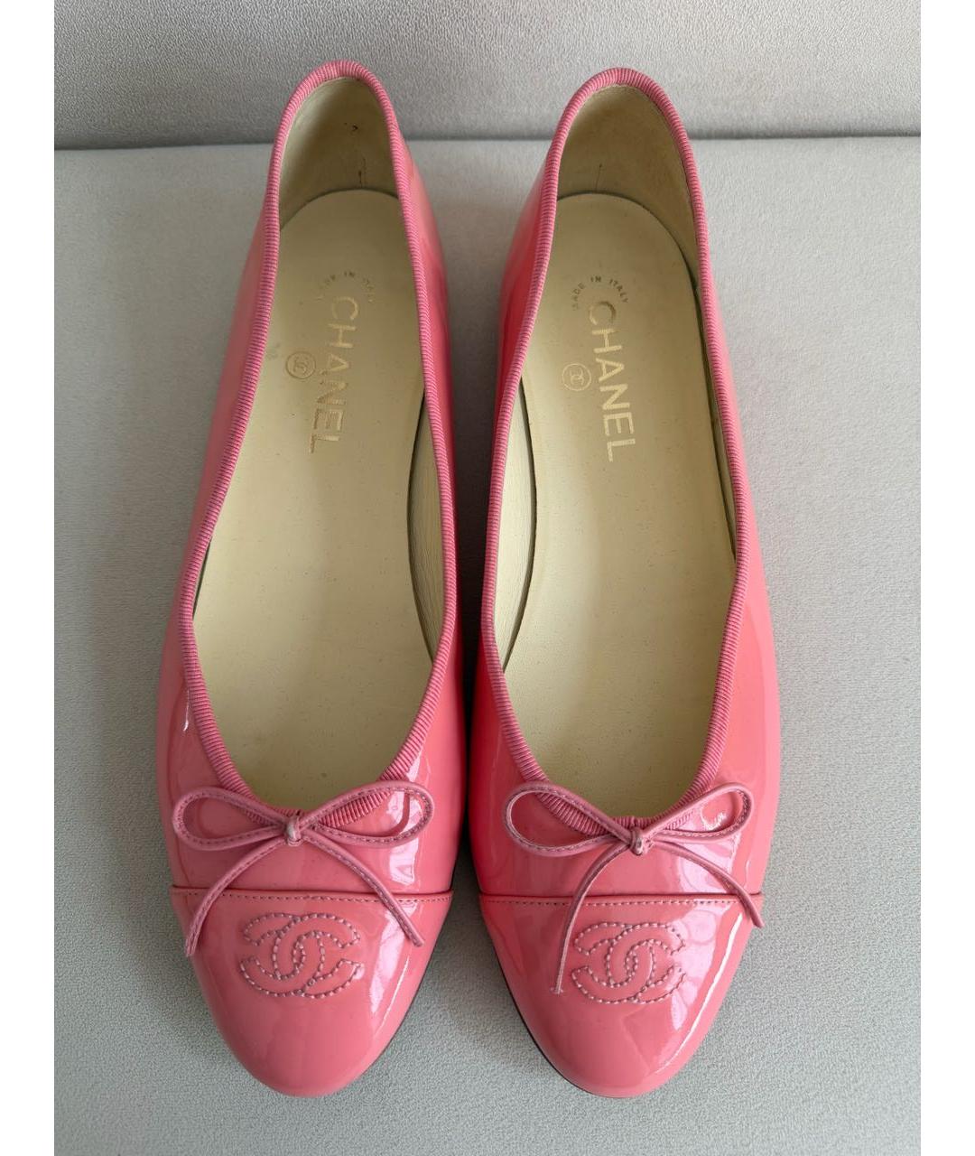 CHANEL Розовые балетки из лакированной кожи, фото 3