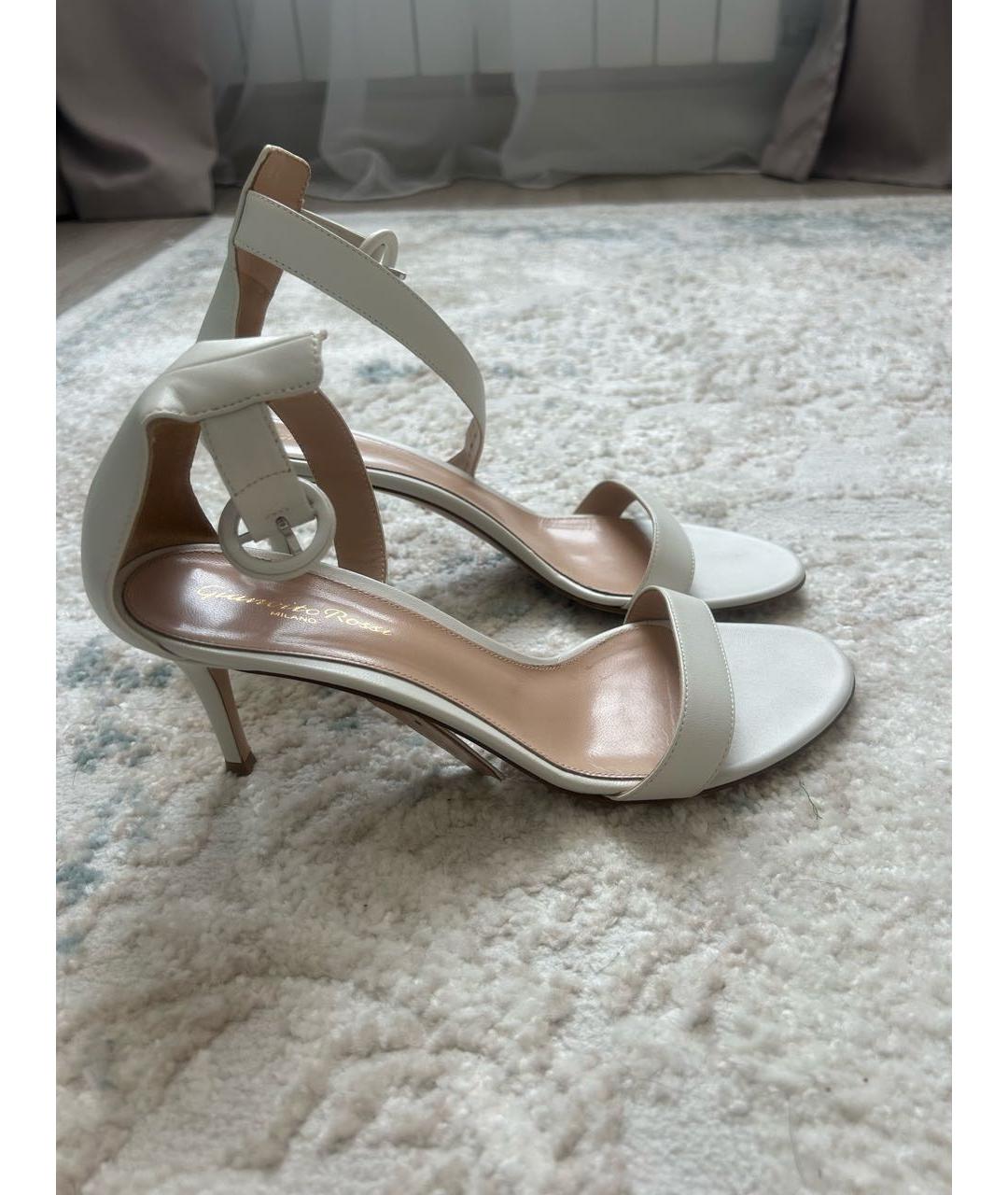 GIANVITO ROSSI Белые кожаные босоножки, фото 5