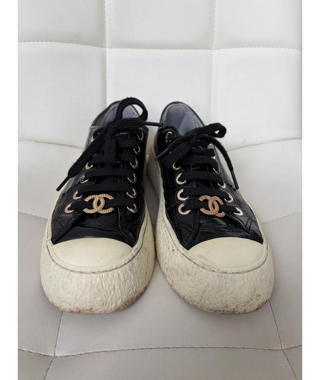 CHANEL Черные кеды из лакированной кожи, фото 4