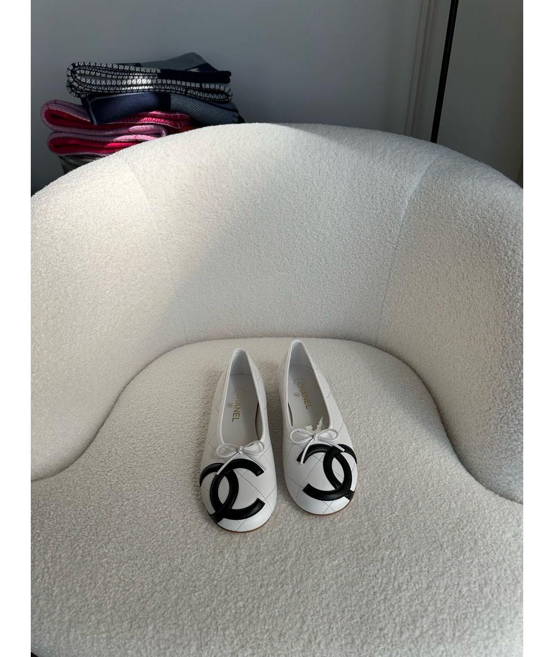 CHANEL Белые кожаные балетки, фото 3