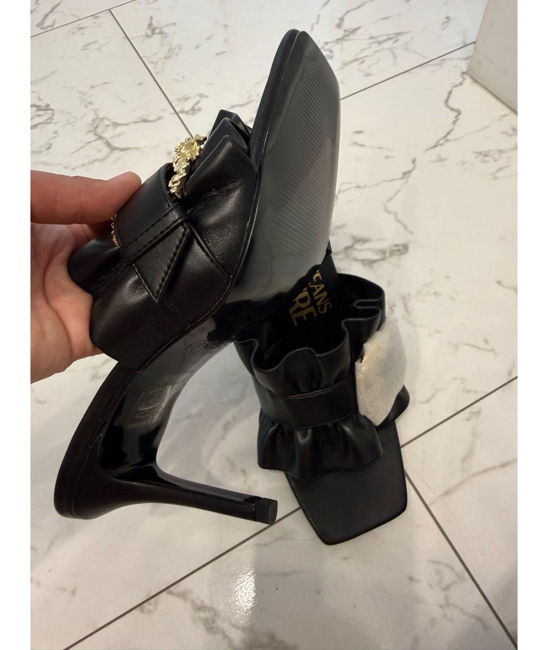 VERSACE JEANS COUTURE Черные мюли из искусственной кожи, фото 7