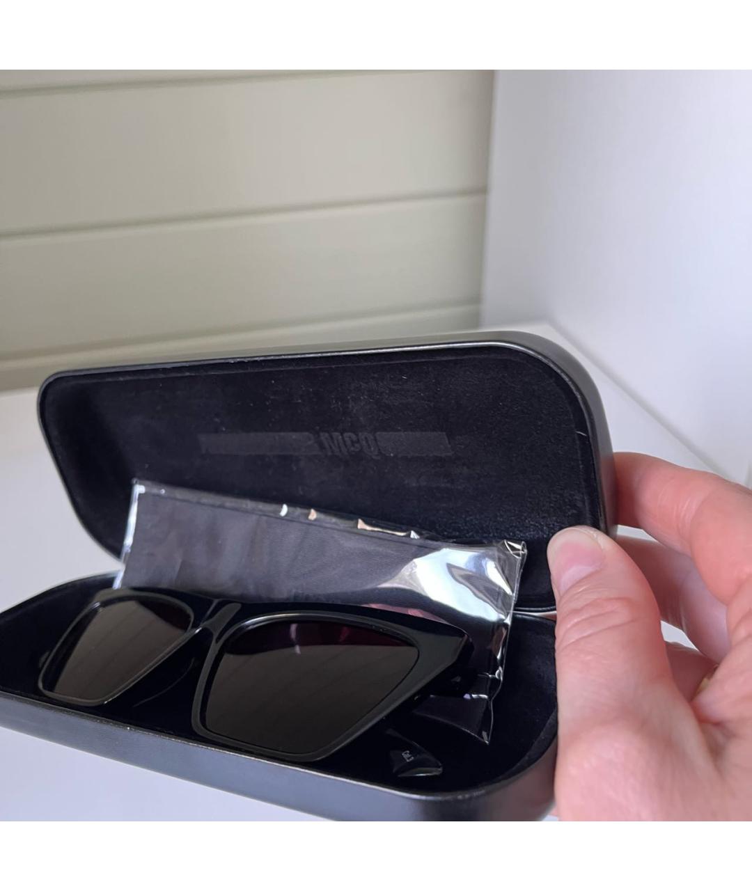 MCQ ALEXANDER MCQUEEN Черные пластиковые солнцезащитные очки, фото 4