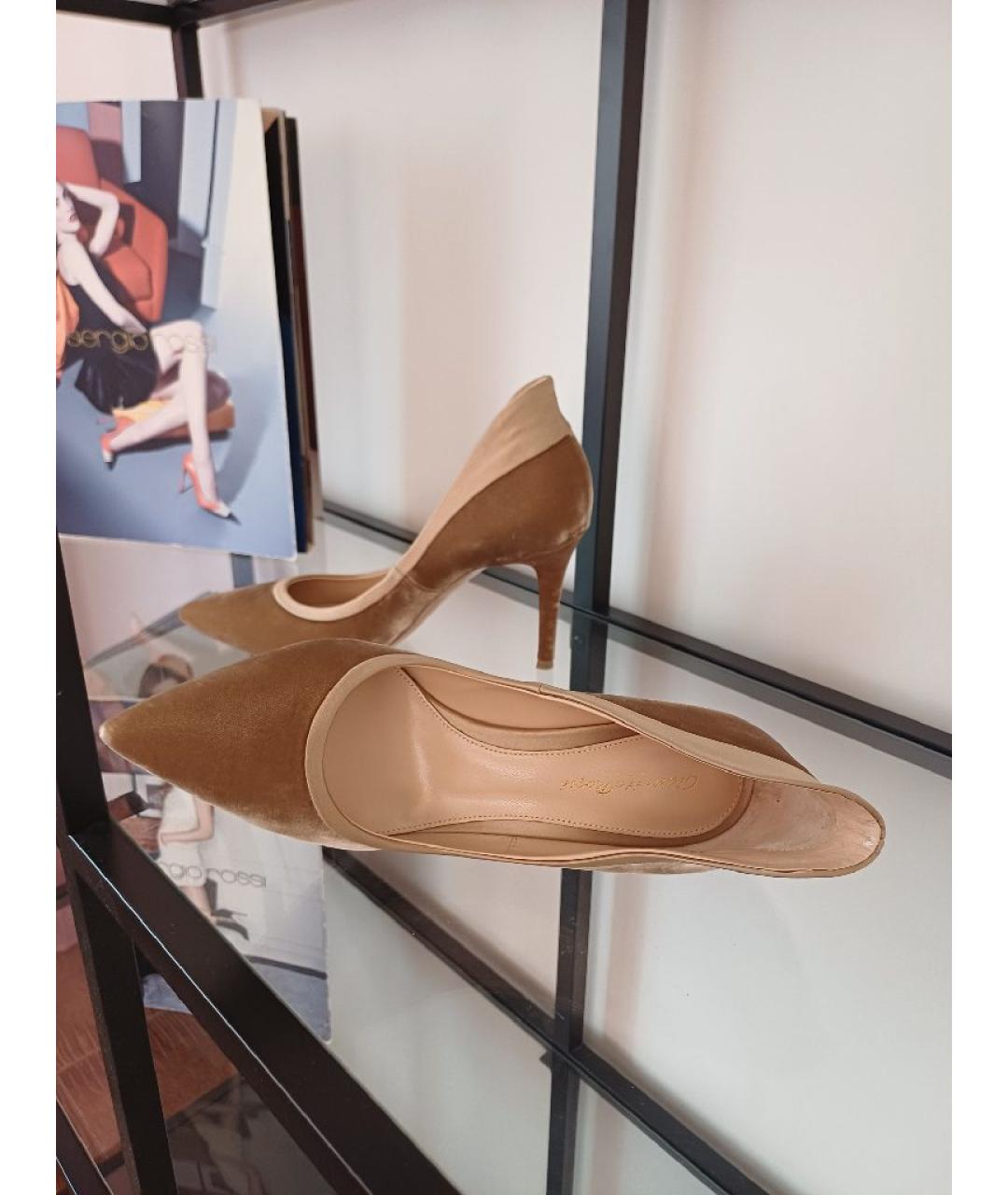 GIANVITO ROSSI Коричневые бархатные туфли, фото 3