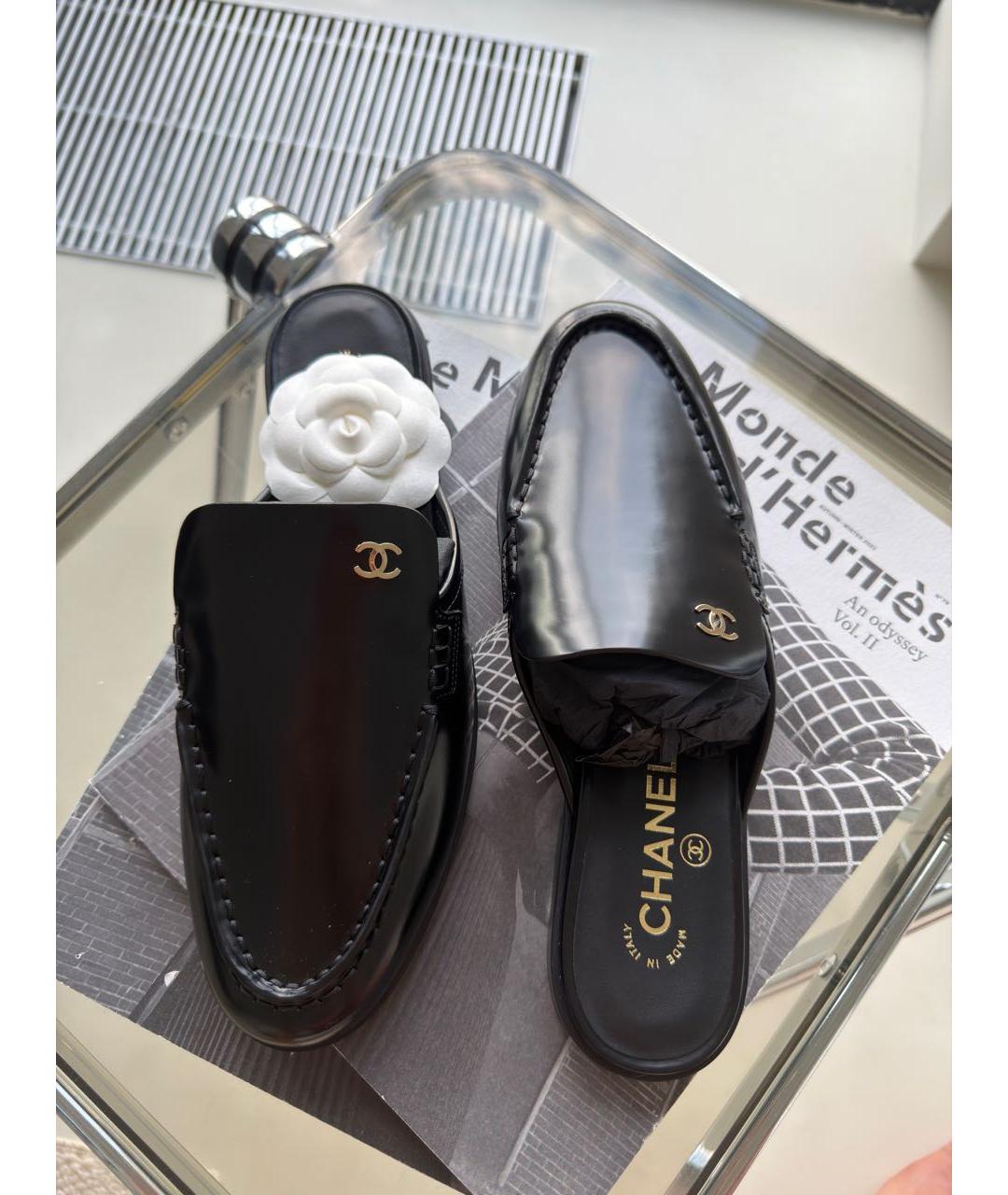 CHANEL Черные кожаные мюли, фото 3