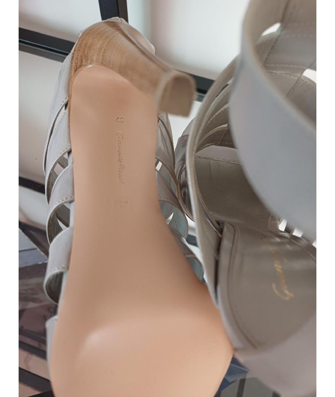 GIANVITO ROSSI Серые кожаные босоножки, фото 7