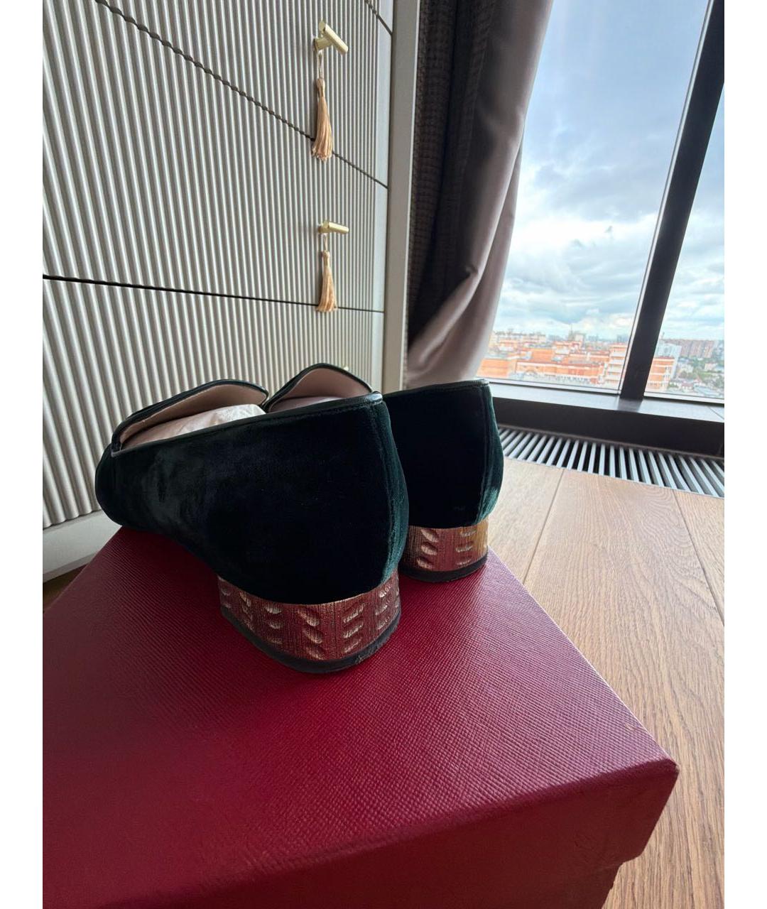 FERRAGAMO Зеленые бархатные лоферы, фото 4