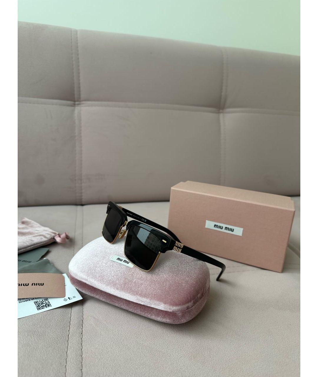MIU MIU Черные пластиковые солнцезащитные очки, фото 3