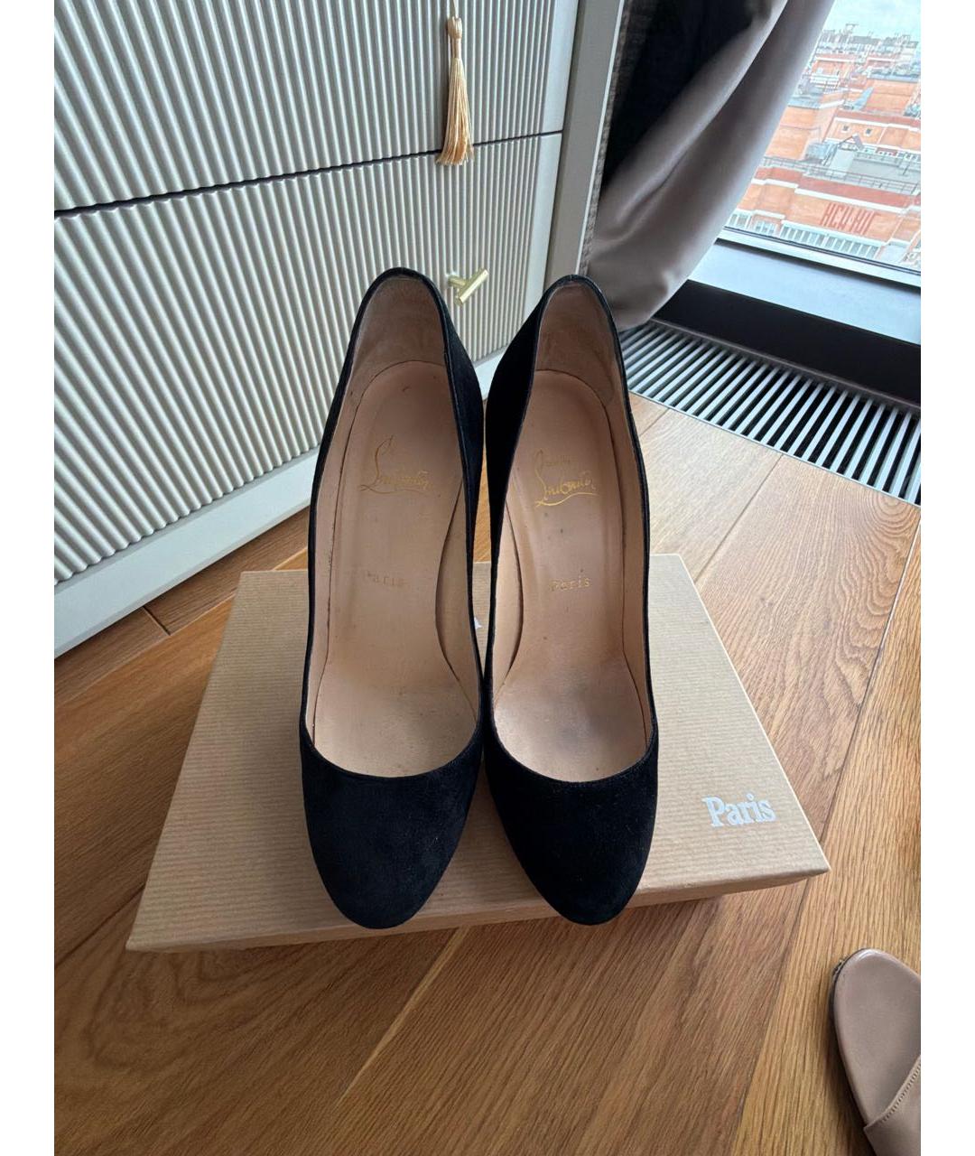CHRISTIAN LOUBOUTIN Черные замшевые туфли, фото 2