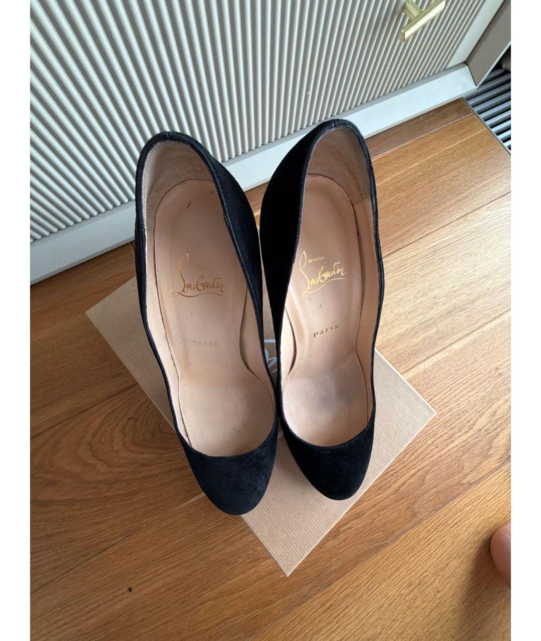 CHRISTIAN LOUBOUTIN Черные замшевые туфли, фото 3