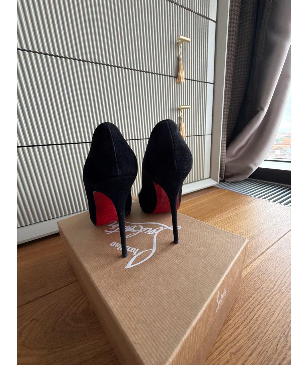 CHRISTIAN LOUBOUTIN Черные замшевые туфли, фото 4