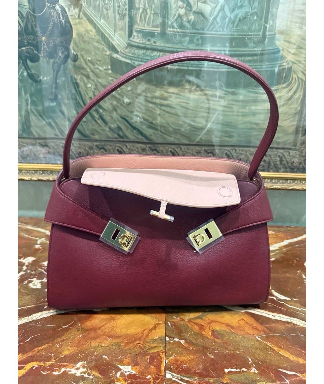 FERRAGAMO Бордовая кожаная сумка с короткими ручками, фото 2