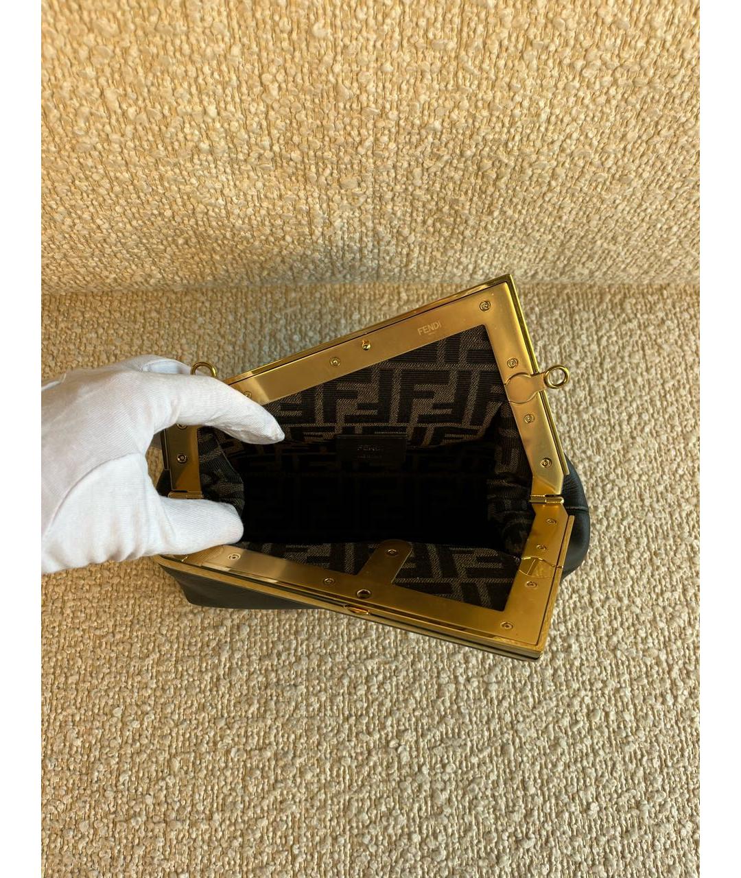 FENDI Черная кожаная сумка через плечо, фото 4