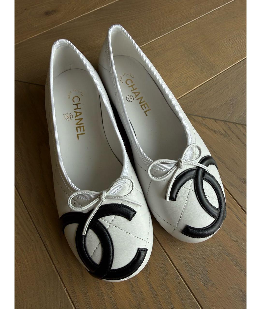 CHANEL Белые кожаные балетки, фото 2