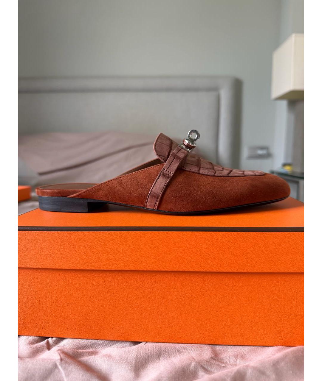 HERMES Коричневые мюли из экзотической кожи, фото 6