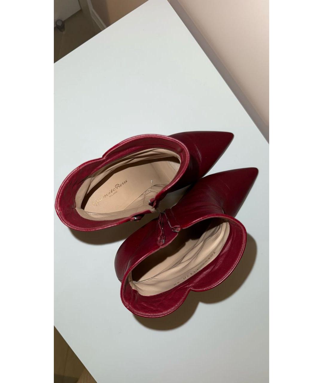GIANVITO ROSSI Бордовые кожаные ботильоны, фото 3