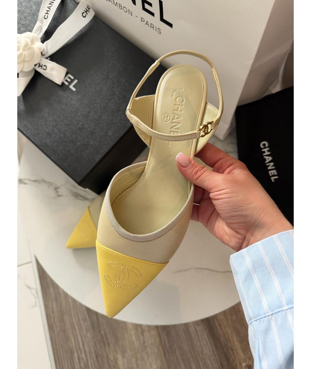 CHANEL Желтые кожаные туфли, фото 4