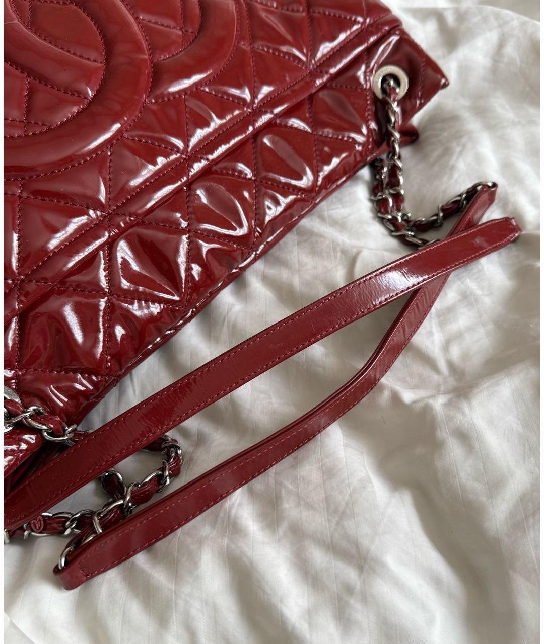 CHANEL Красная сумка с короткими ручками из лакированной кожи, фото 3